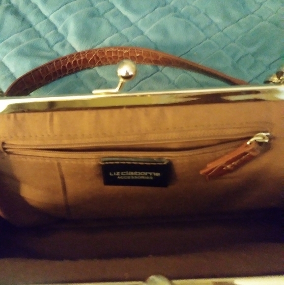 Liz Claiborne Croc bag - Picture 3 of 4